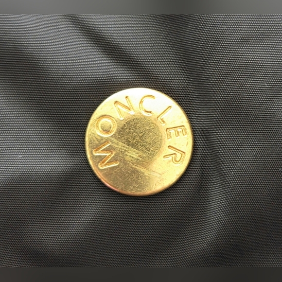 MONCLER DOUBLE-BREASTED TRENCH COAT. - Picture 6 of 10